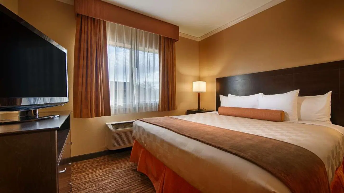 Best Western Plus Gold Poppy Inn ROOM_EXAMPLE