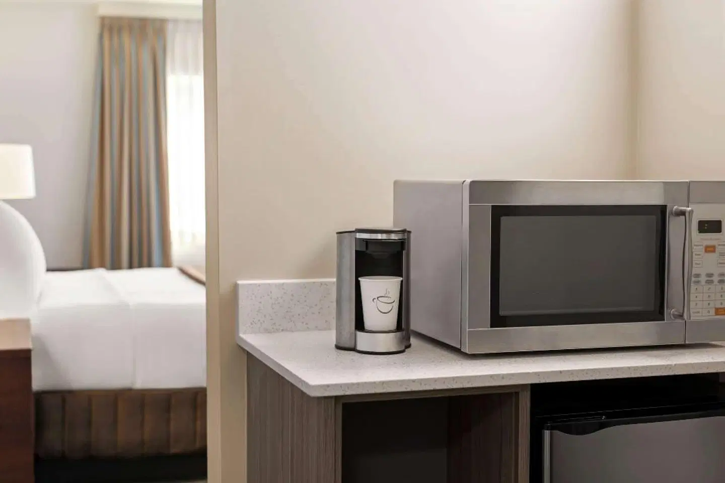 Travelodge by Wyndham Calgary South ROOM_EXAMPLE