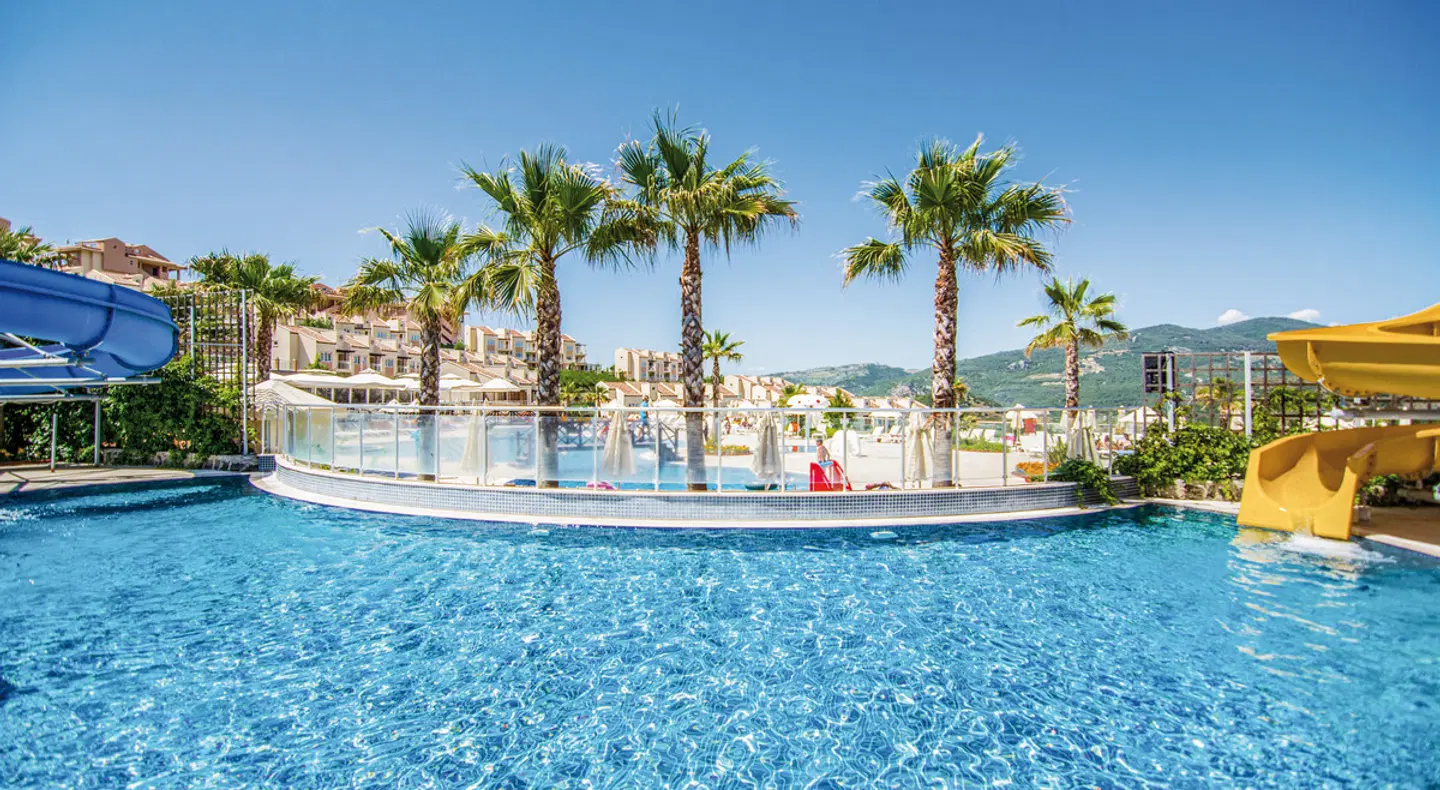 Wyndham Residences Kusadasi Golf & Spa OUTDOOR_POOL