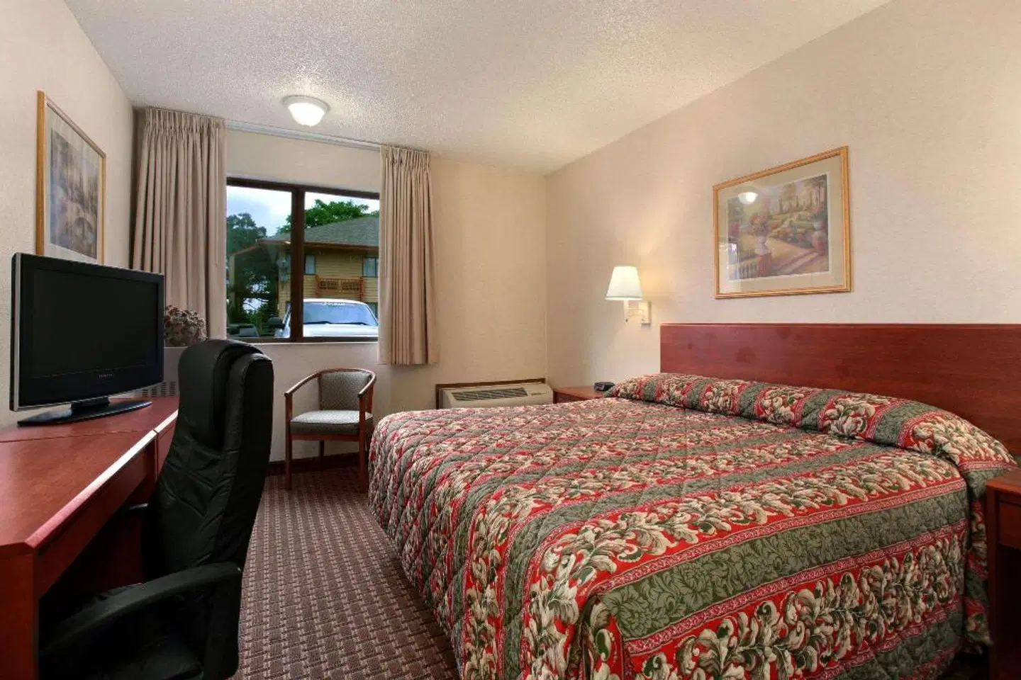 Howard Johnson by Wyndham Portland Airport ROOM_EXAMPLE