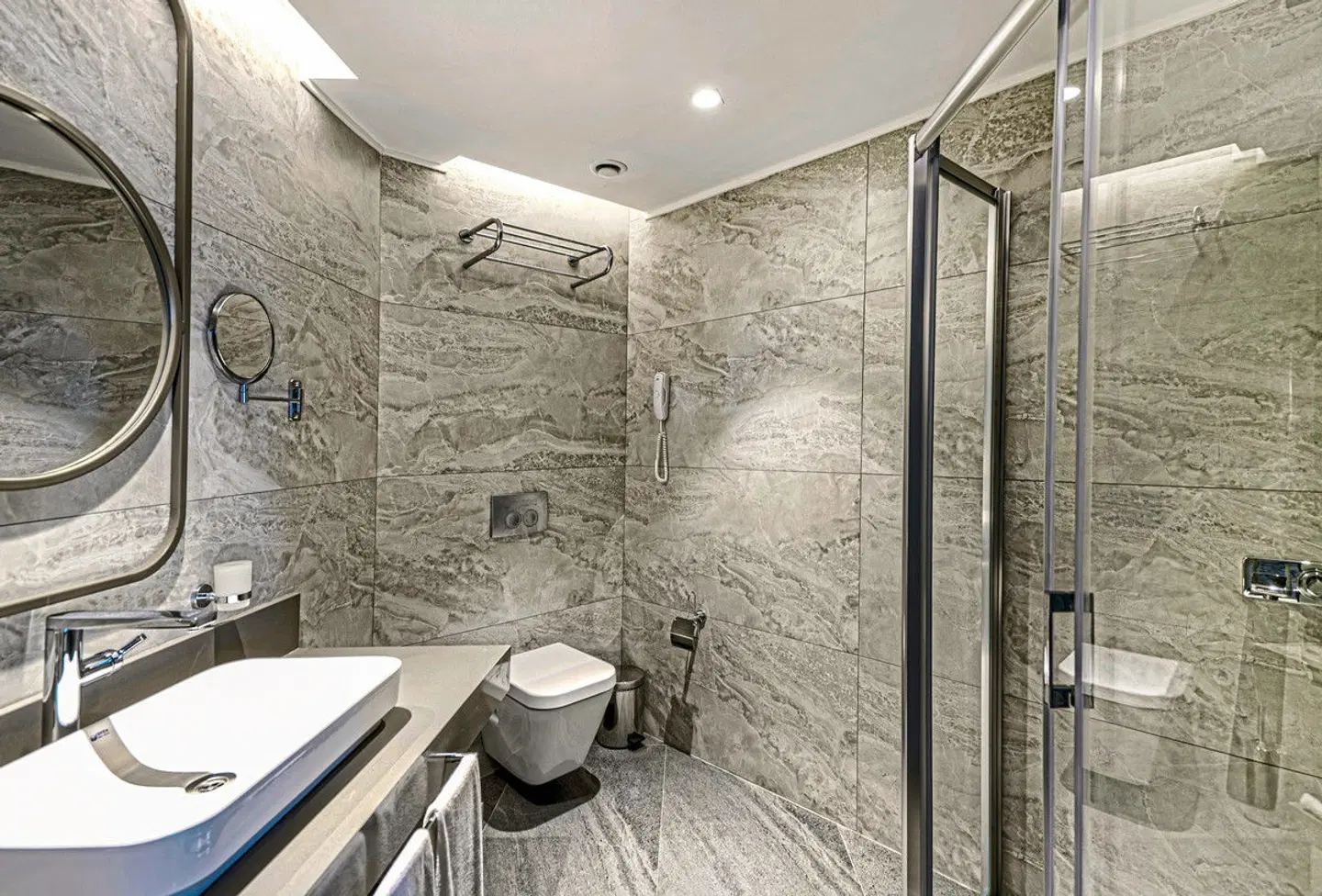 Calyptus Kirman Premium Badezimmer