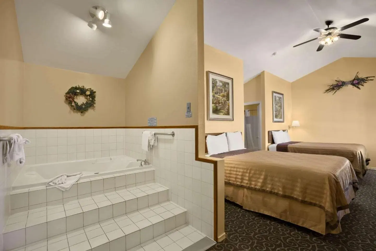Travelodge by Wyndham Wenatchee ROOM_EXAMPLE