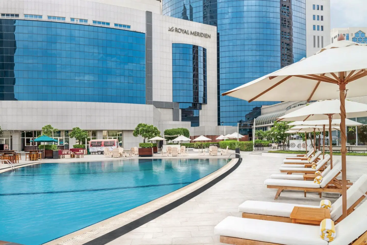 Le Royal Méridien Abu Dhabi OUTDOOR_POOL