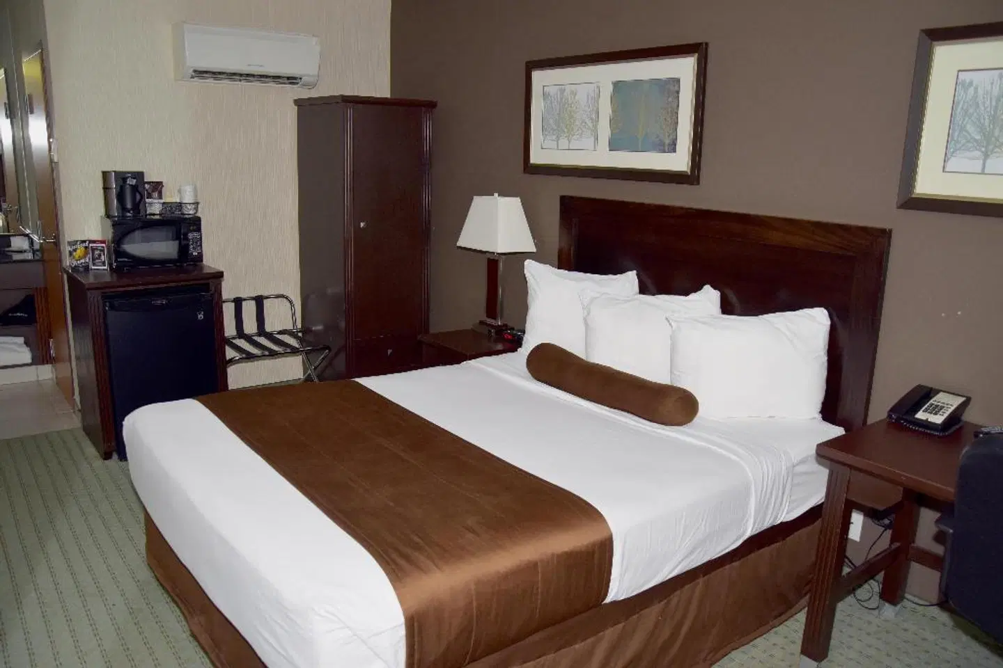 Coast Lethbridge Hotel & Conference Centre ROOM_EXAMPLE