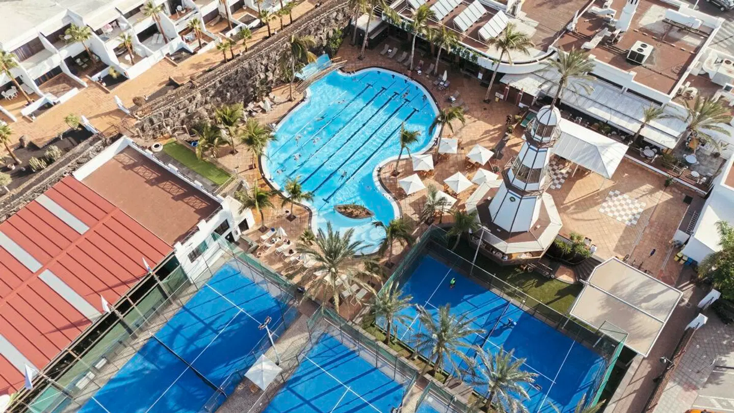 Fariones OUTDOOR_POOL