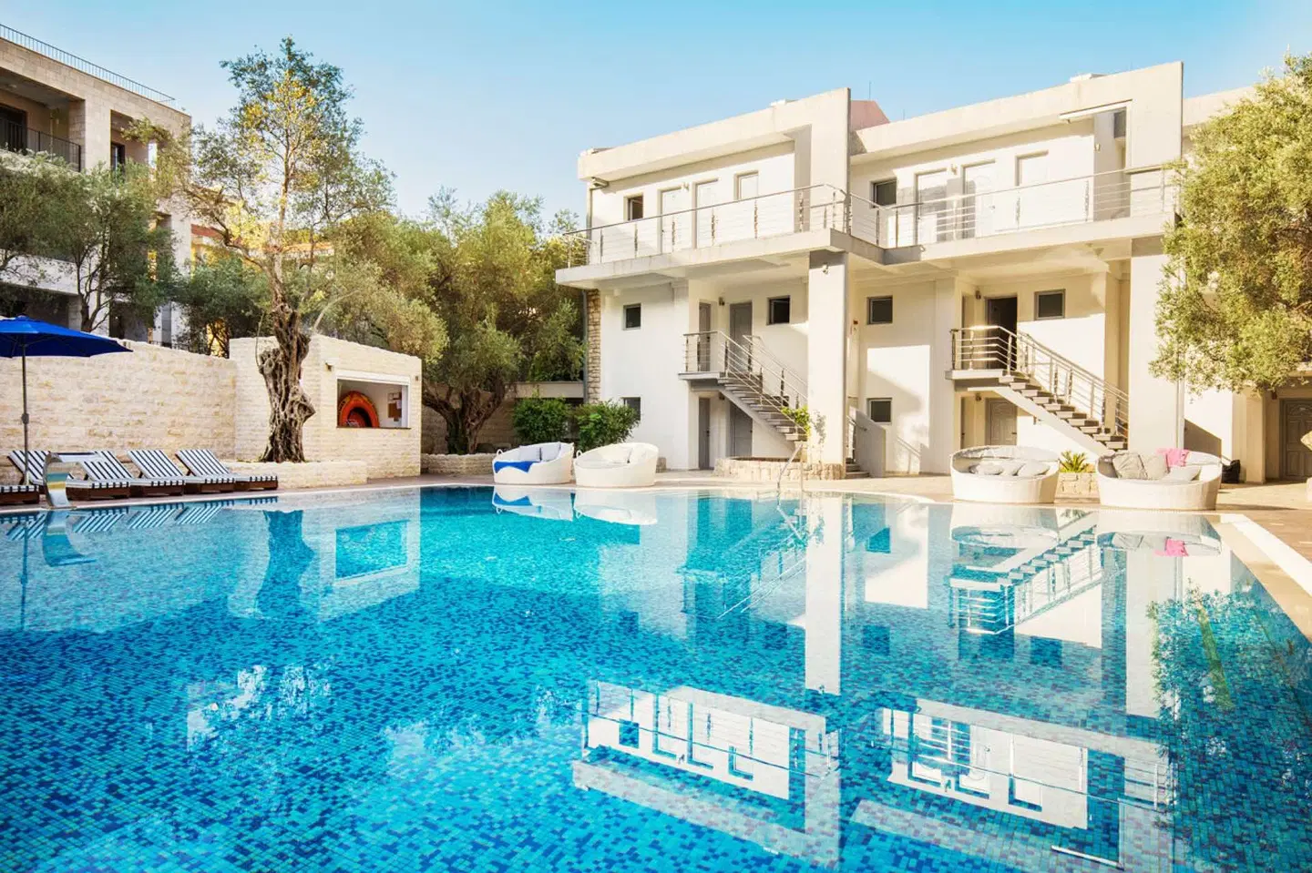 Vile Oliva OUTDOOR_POOL