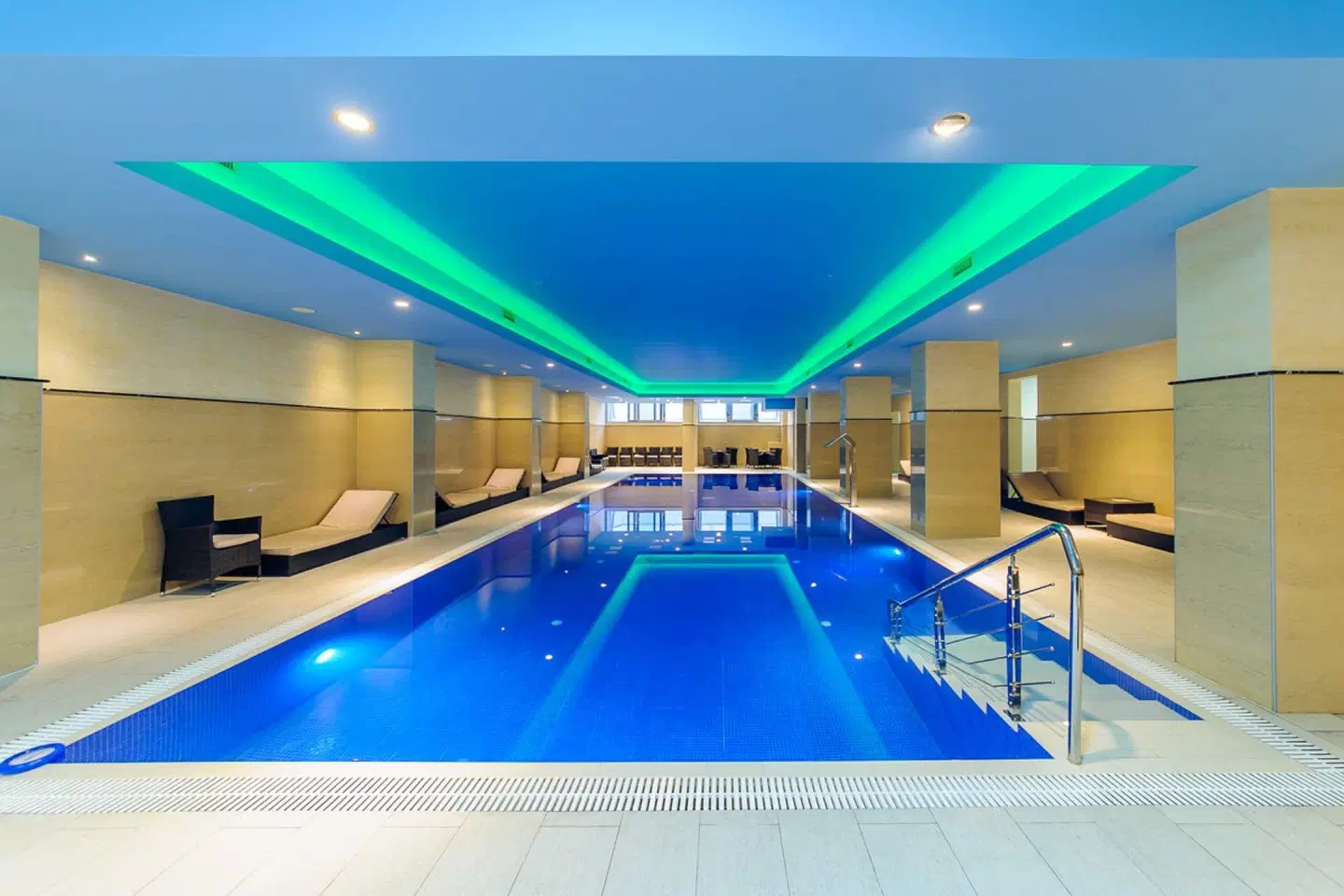 Vile Oliva INDOOR_POOL