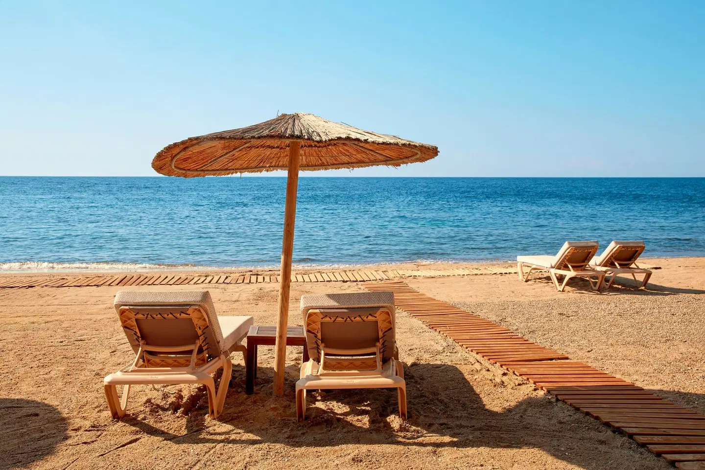 Zeus Eleva Ajul Strand