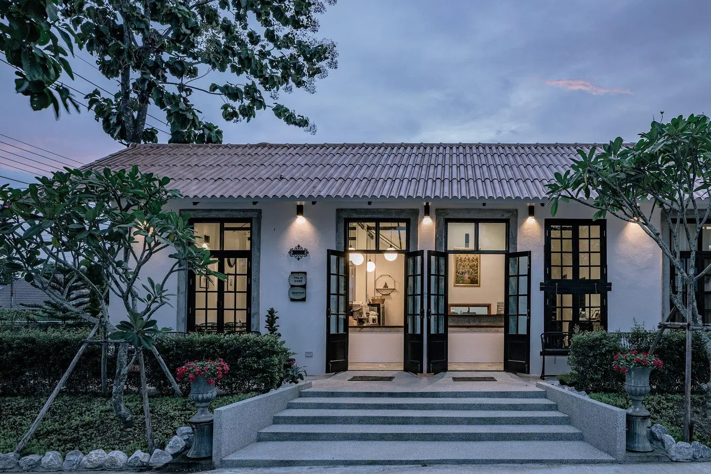 Palin Family Cottage EXTERIOR