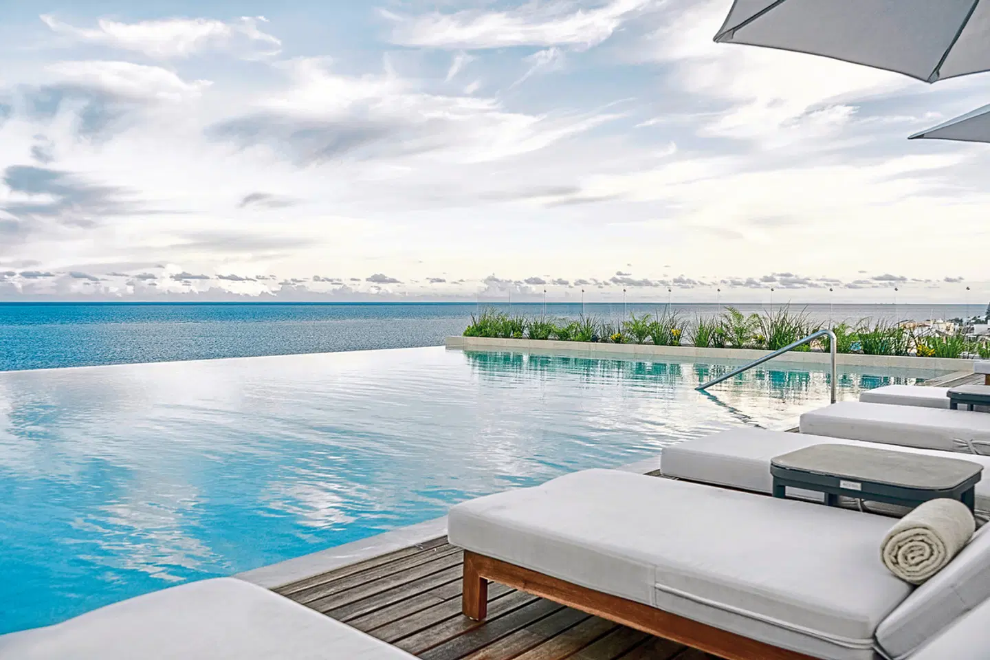 Residences at The Fives Oceanfront OUTDOOR_POOL