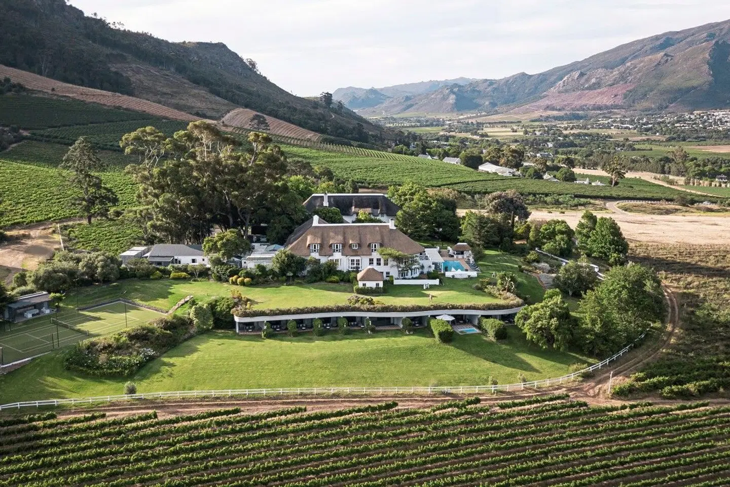 Mont Rochelle Hotel & Mountain Vineyard LANDSCAPE