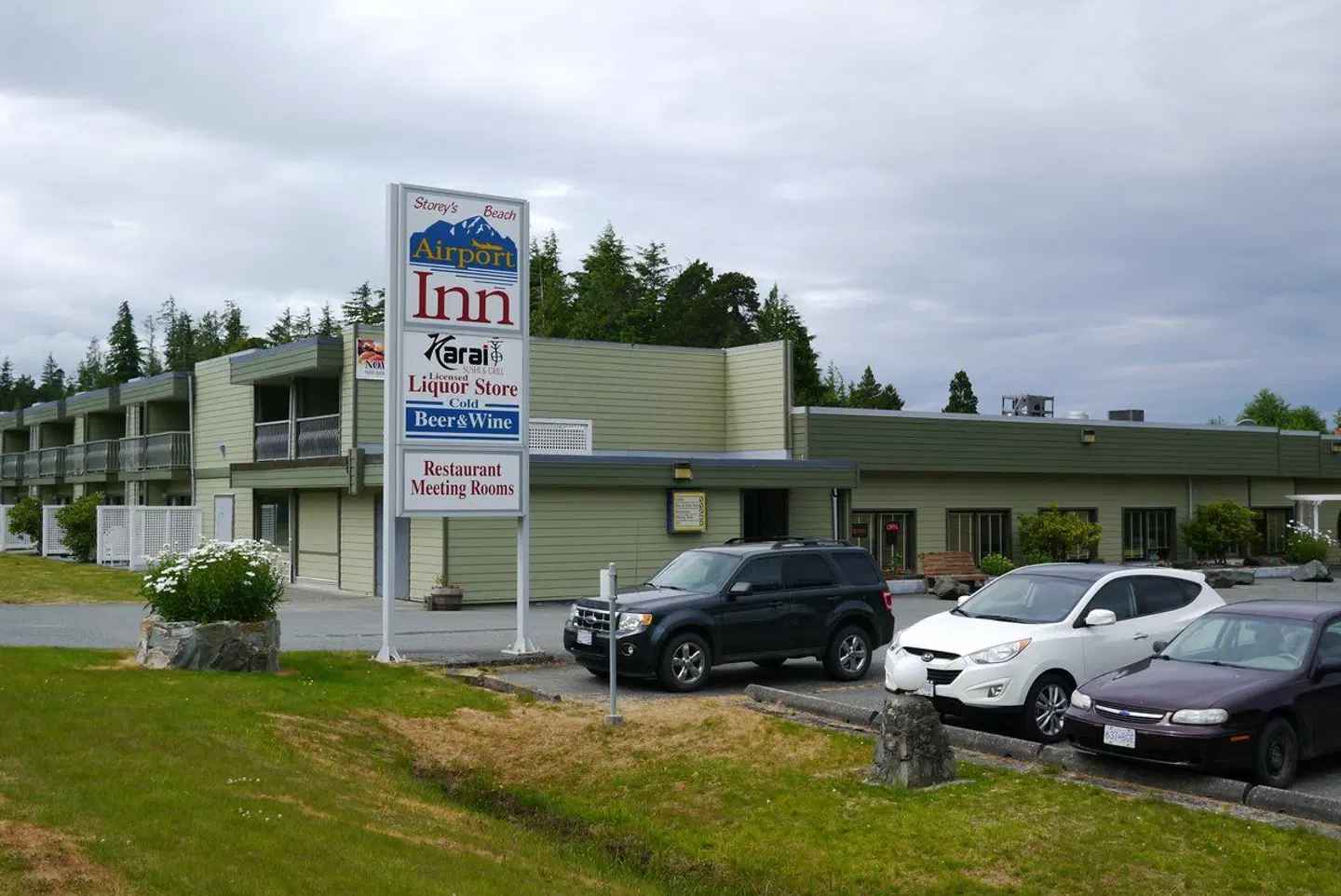 Airport Inn EXTERIOR