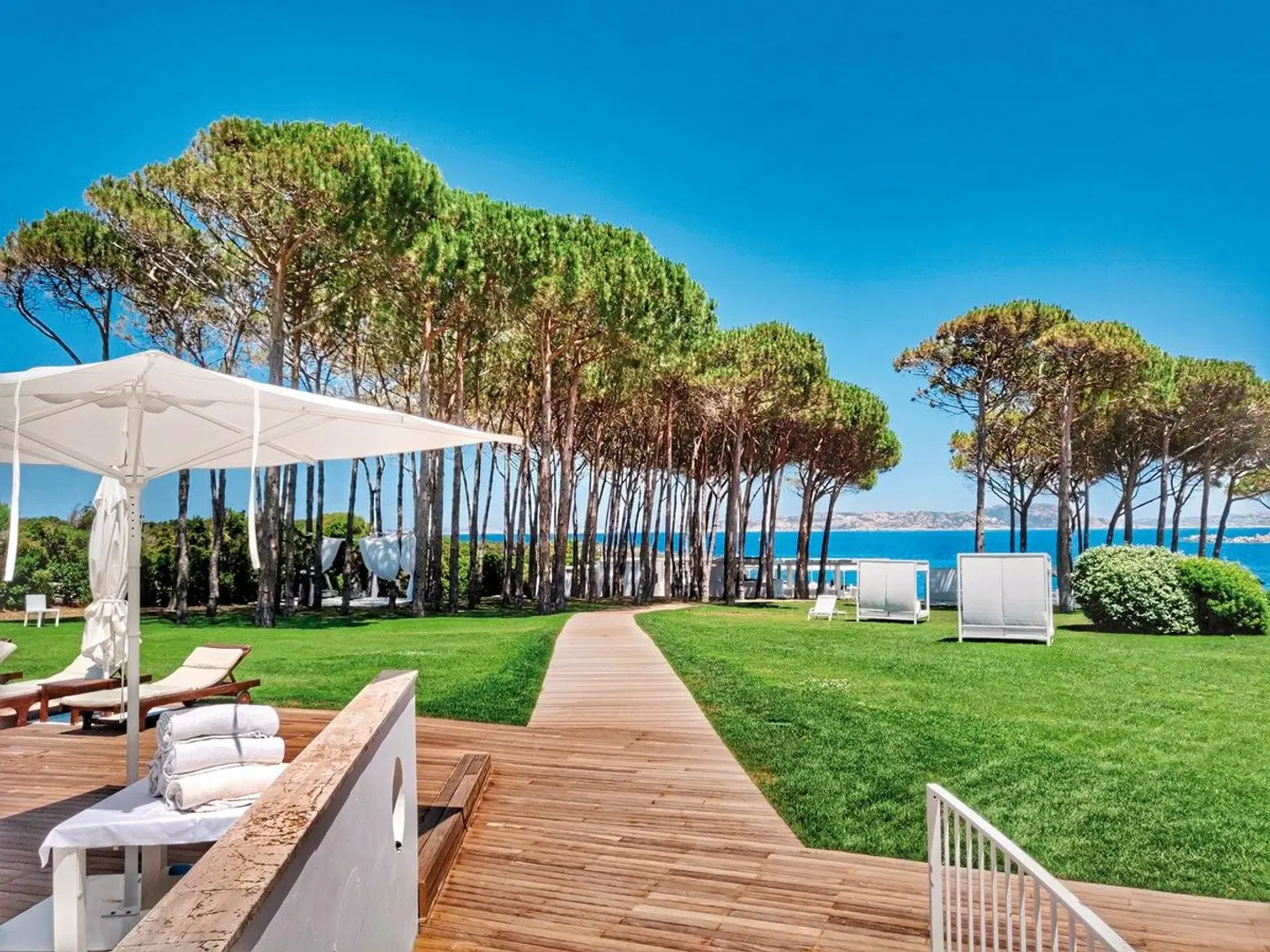 La Coluccia Hotel & Beach Club Garten