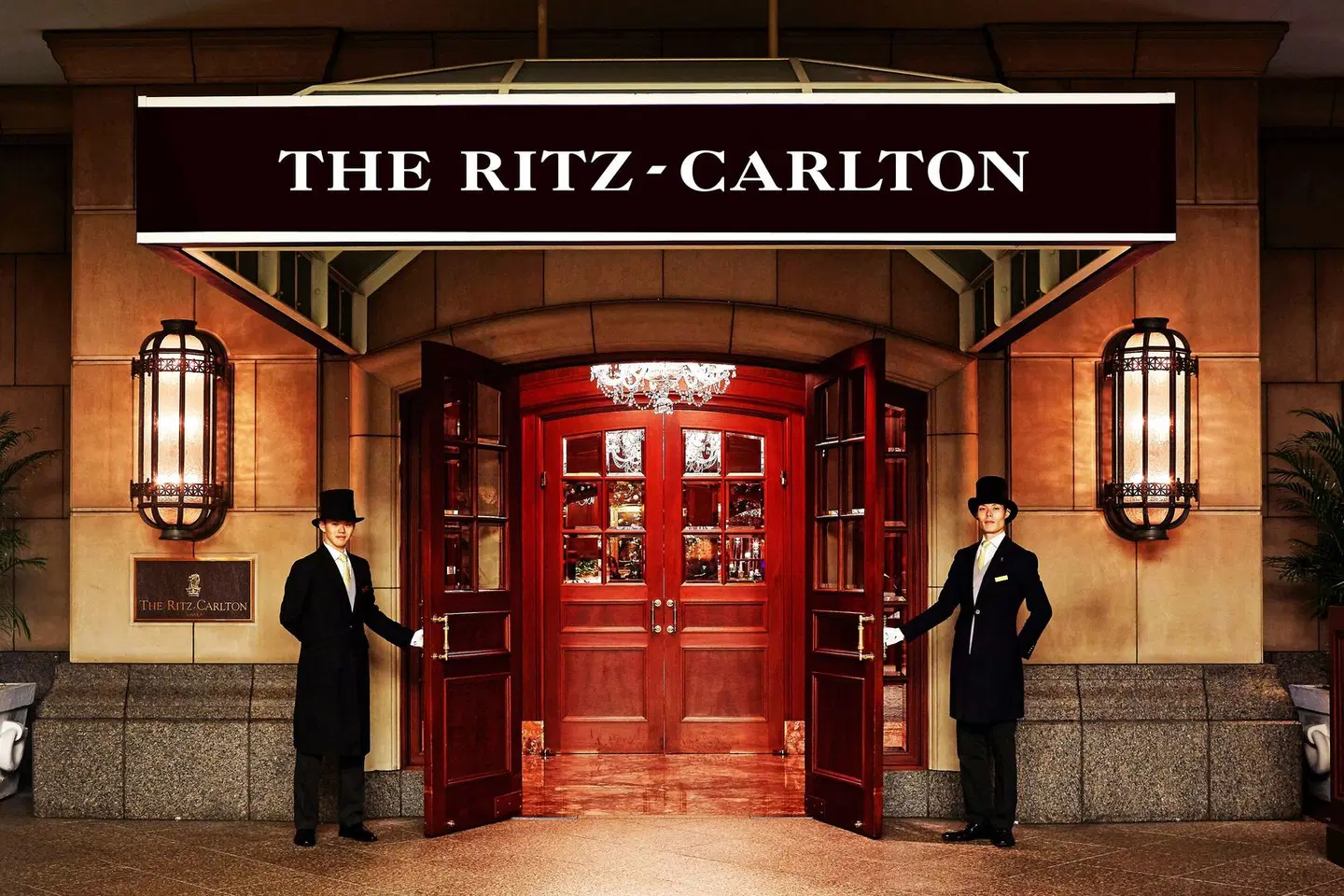 The Ritz-Carlton, Osaka EXTERIOR