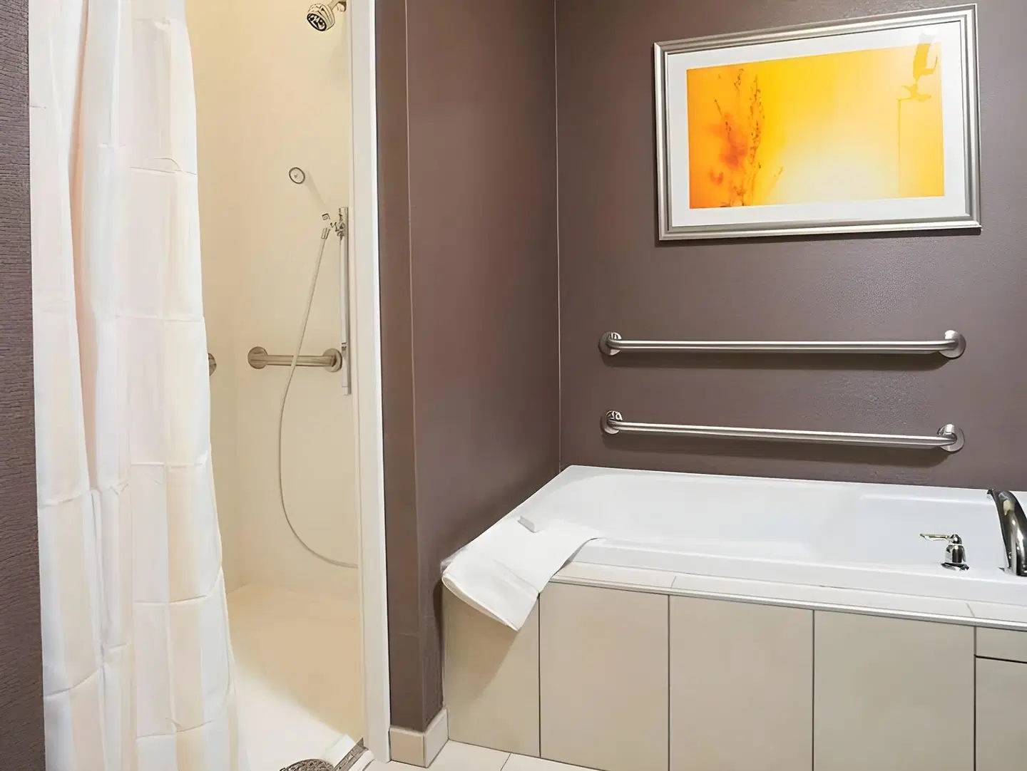 Hilton Garden Inn Sioux Falls Downtown Badezimmer