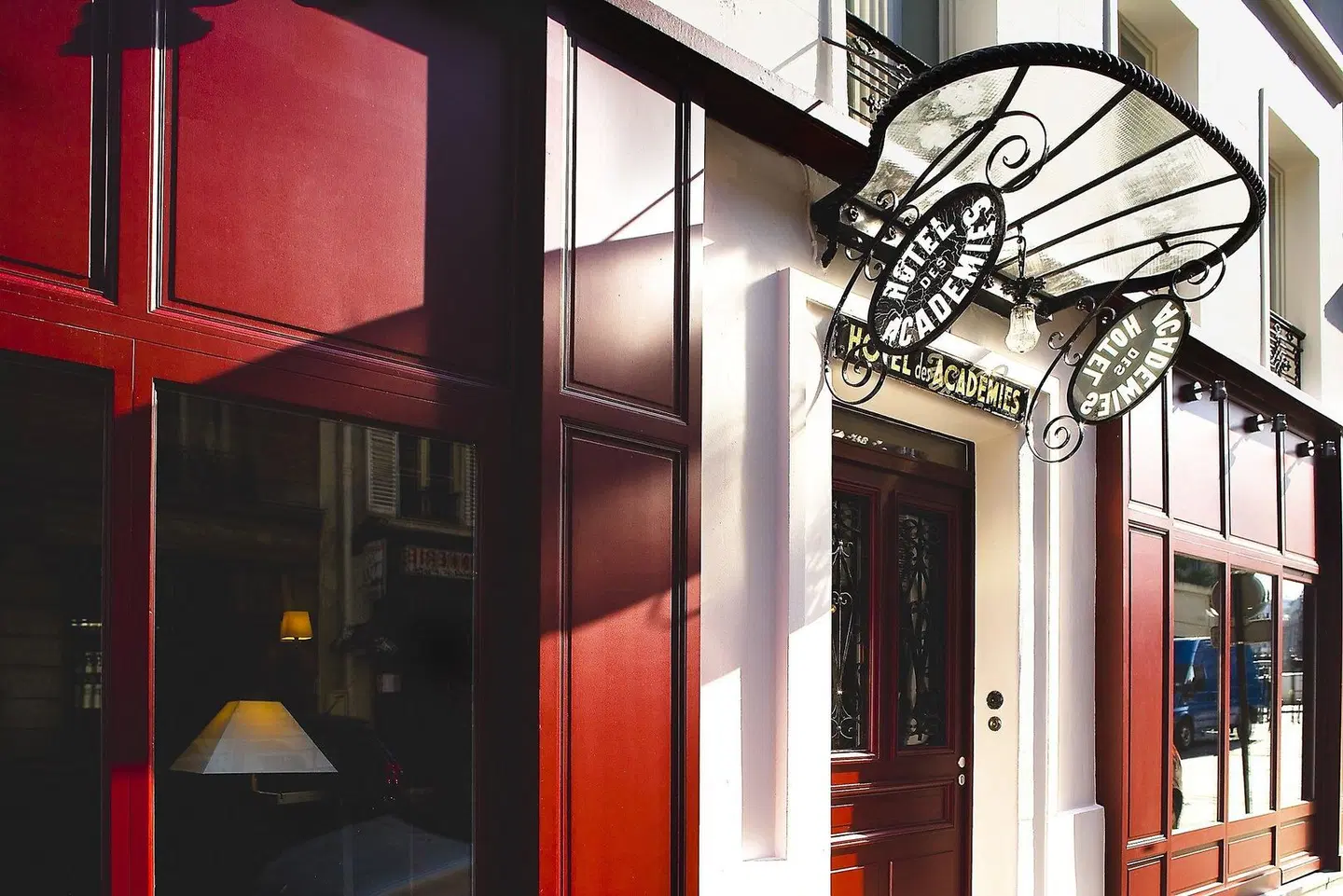 des Academies et des Arts EXTERIOR