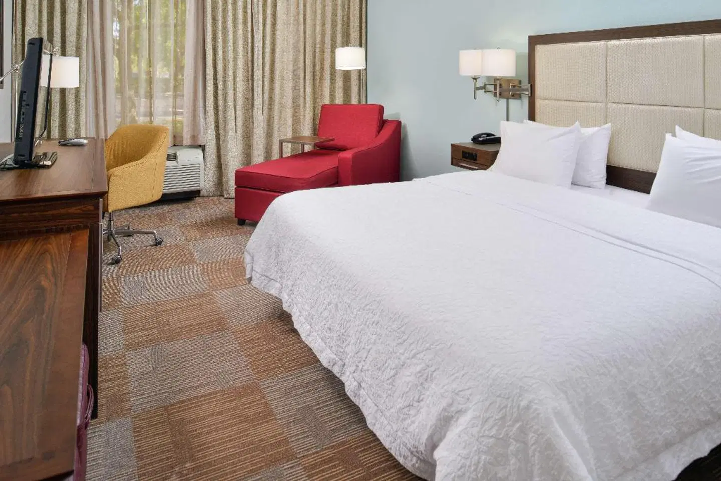 Hampton Inn Daytona/Ormond Beach ROOM_EXAMPLE