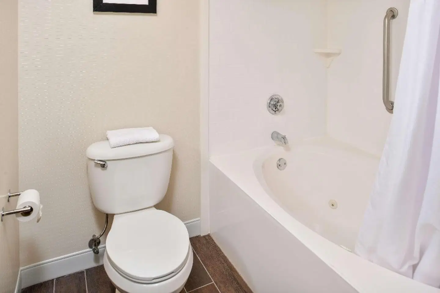 Hampton Inn Daytona/Ormond Beach Badezimmer