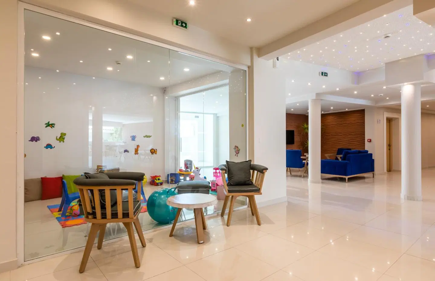 White Olive Premium Cameo LOUNGE_LOBBY