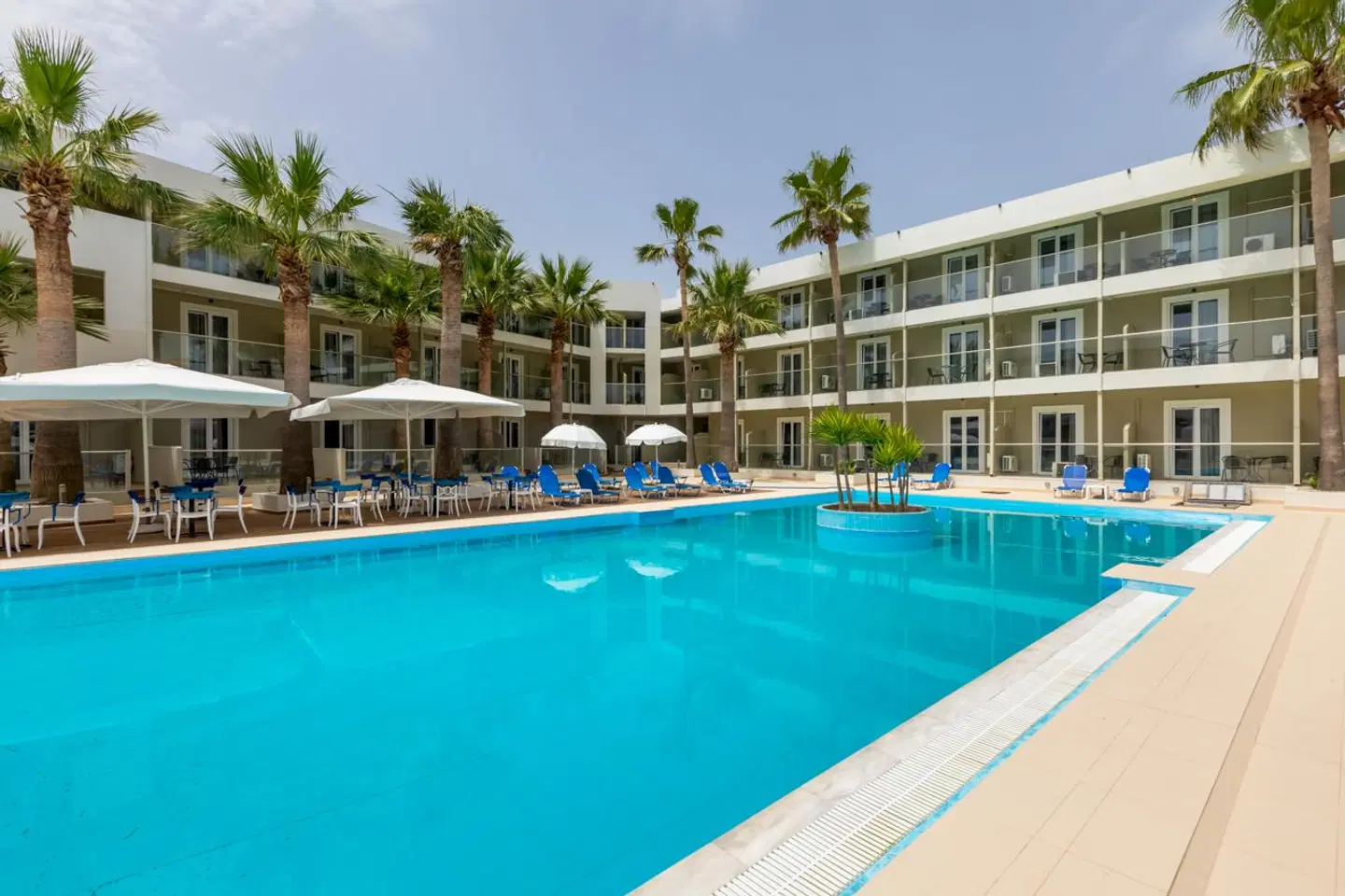 White Olive Premium Cameo OUTDOOR_POOL