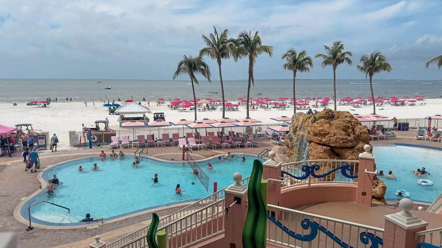 Pink Shell Beach Resort & Marina OUTDOOR_POOL