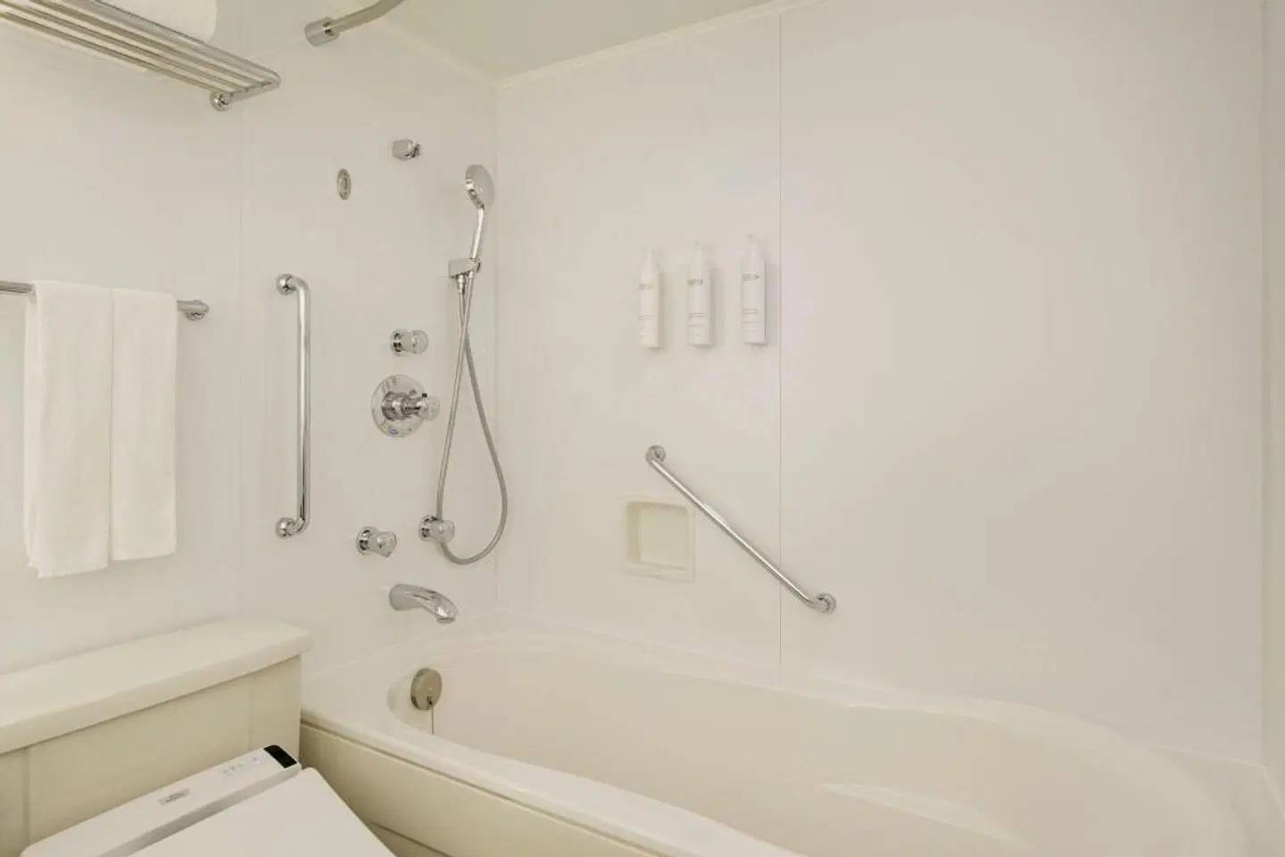 Courtyard by Marriott Tokyo Ginza Hotel Badezimmer