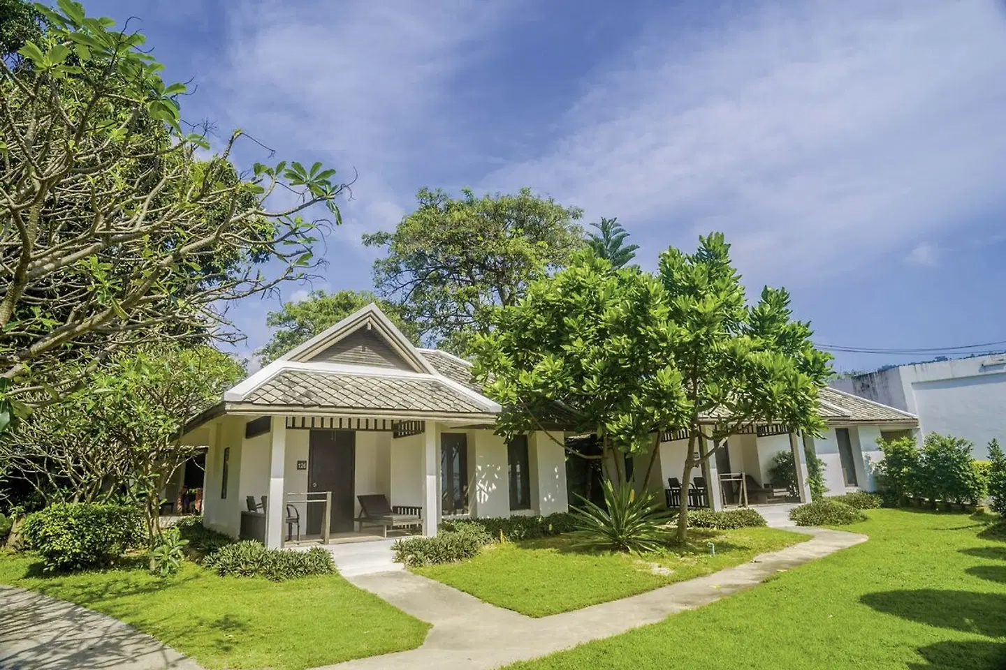 The Hive Hotel EXTERIOR