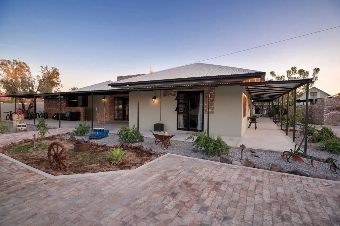 Uis Elephant Guesthouse EXTERIOR