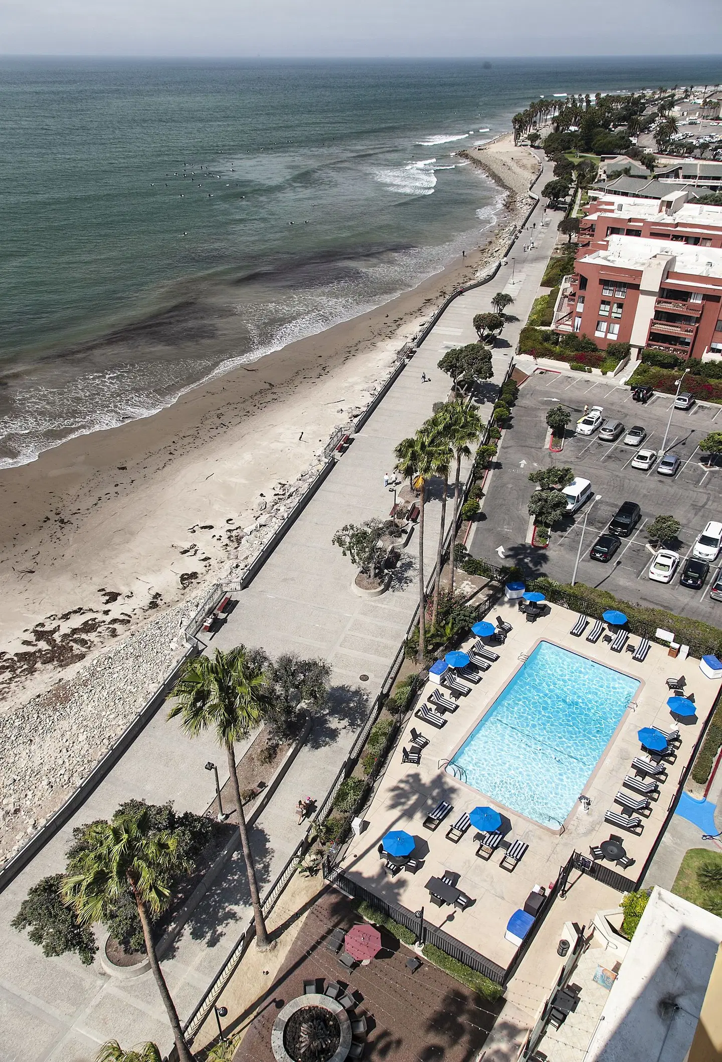 Crowne Plaza Hotel Ventura Beach by IHG OUTDOOR_POOL