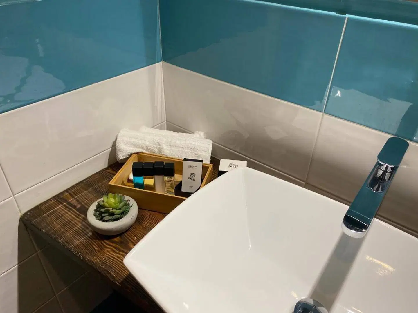 Botanique Suites À Naples Badezimmer