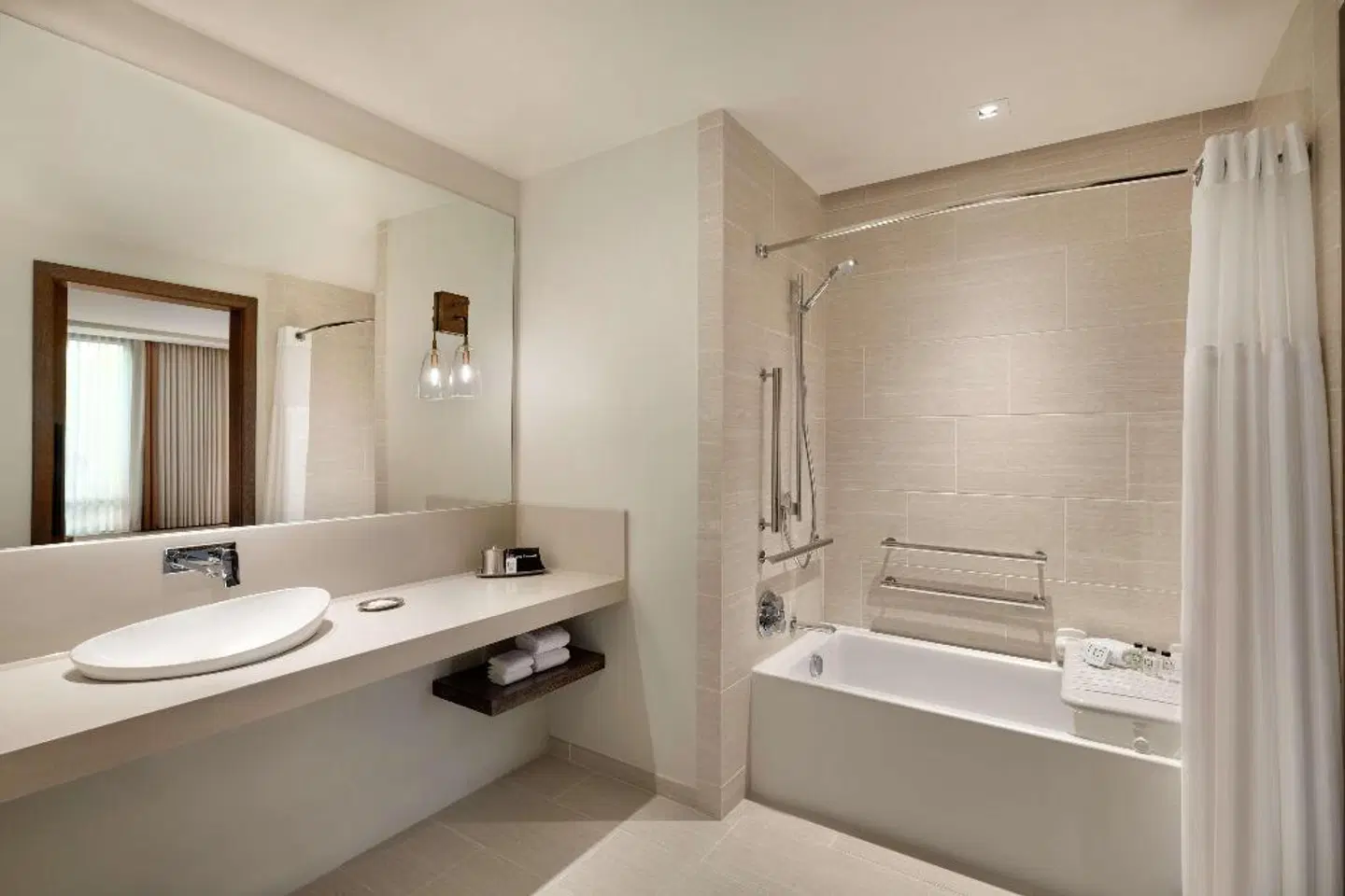 Hoodoo Moab, Curio Collection by Hilton Badezimmer