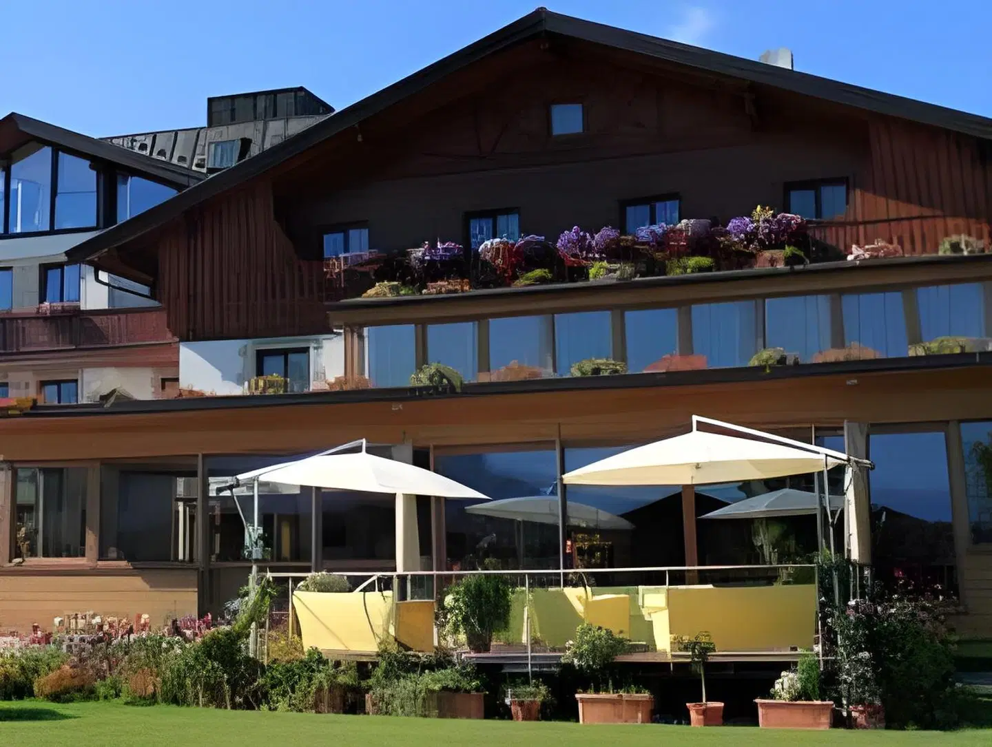 Airporthotel Salzburg EXTERIOR