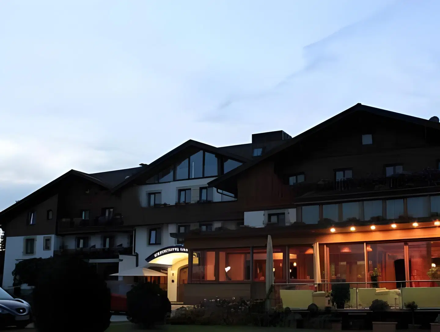 Airporthotel Salzburg EXTERIOR