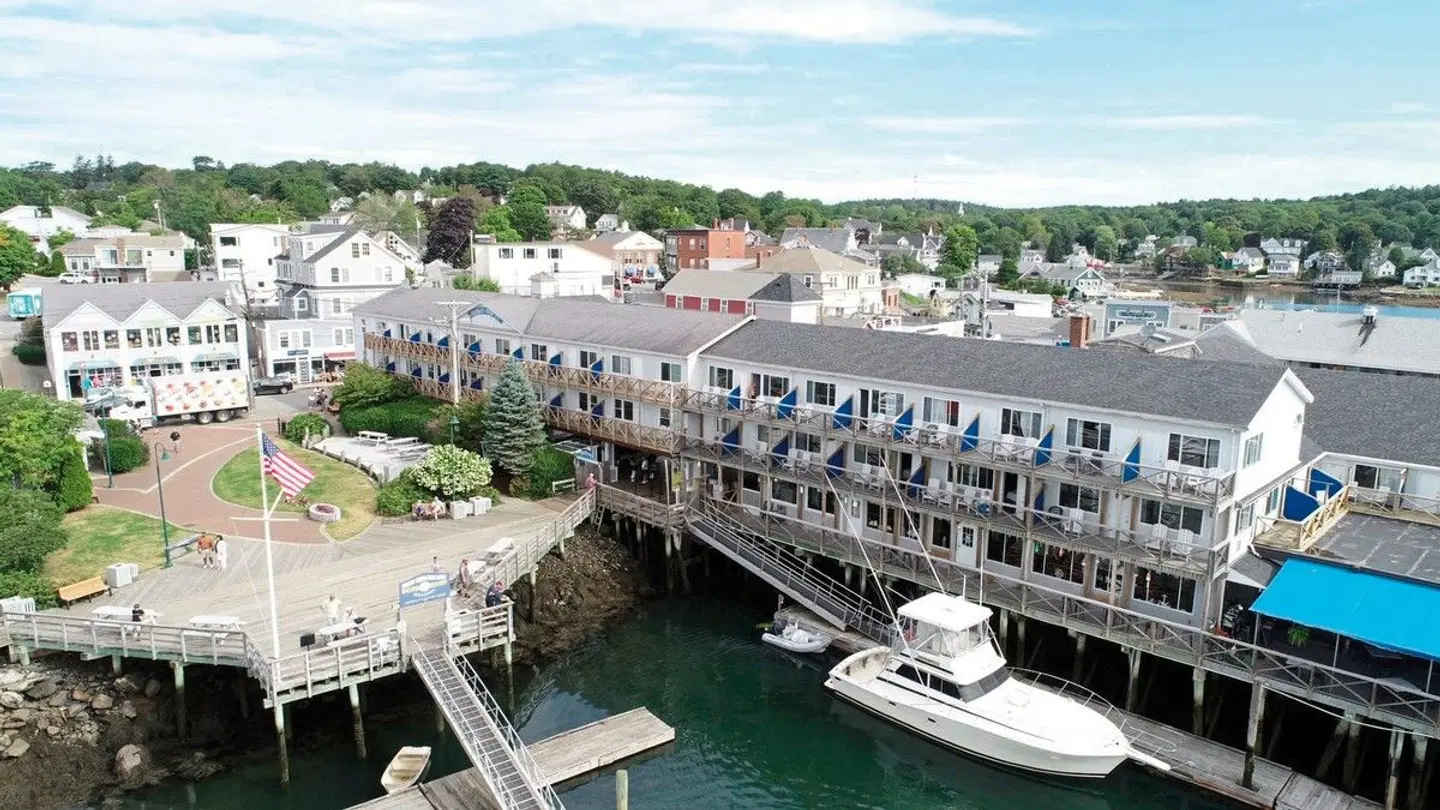 Fisherman's Wharf Inn EXTERIOR