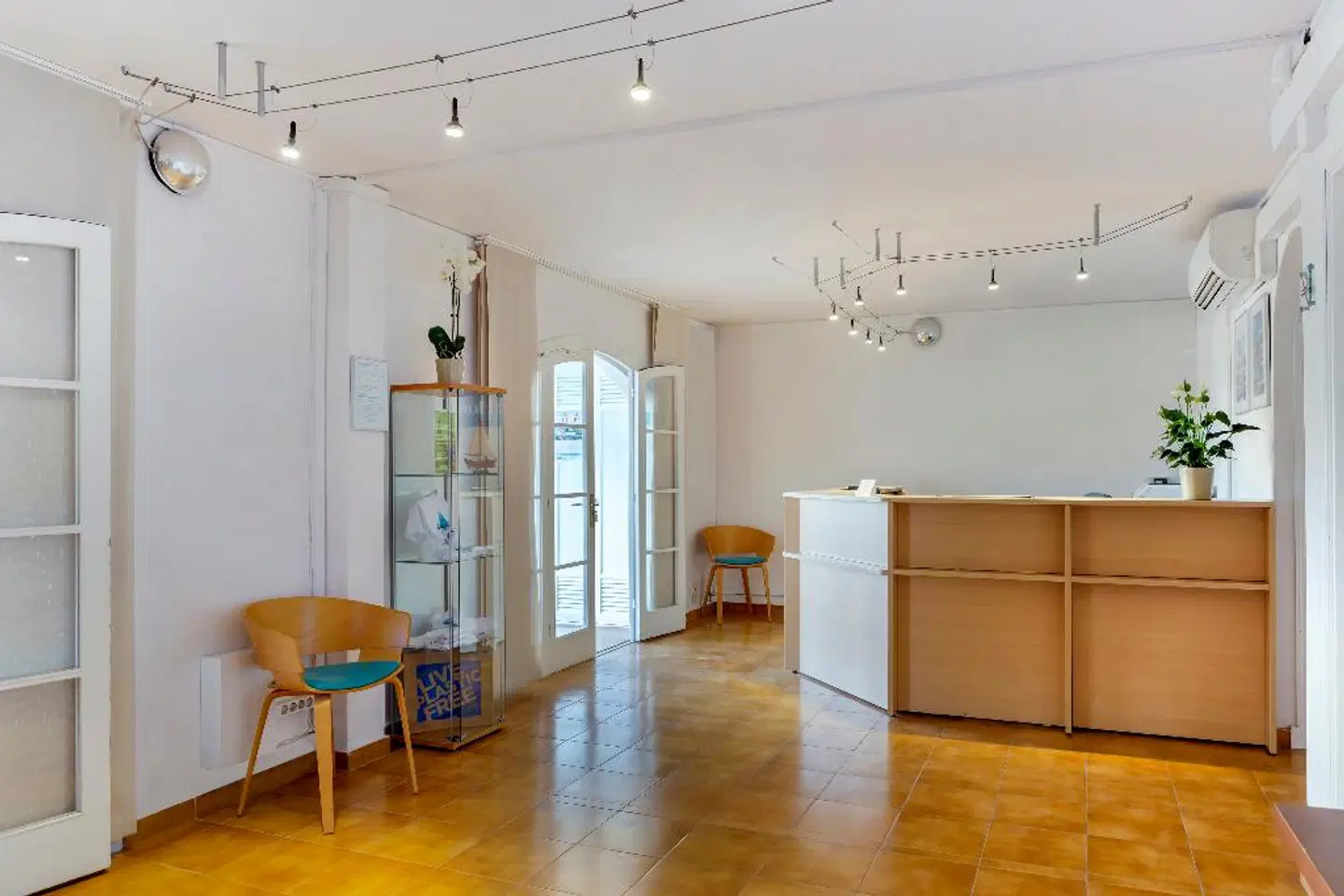 White Sands Beach Club LOUNGE_LOBBY