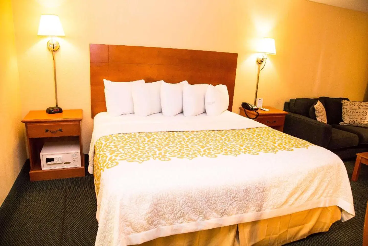 Days Inn by Wyndham Alexandria South ROOM_EXAMPLE