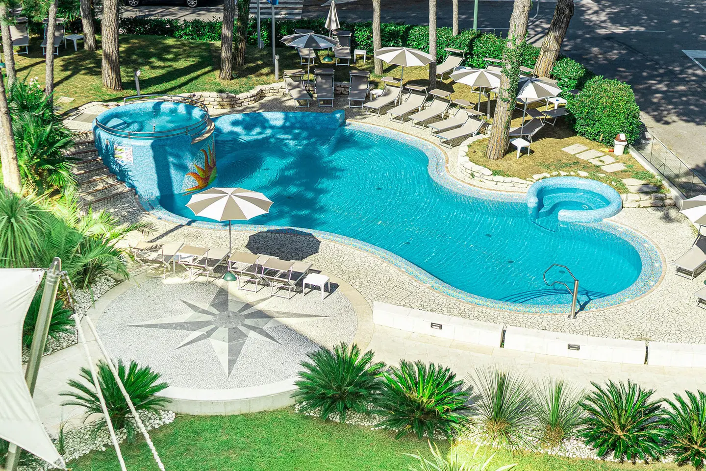 Hotel Mediterraneo OUTDOOR_POOL