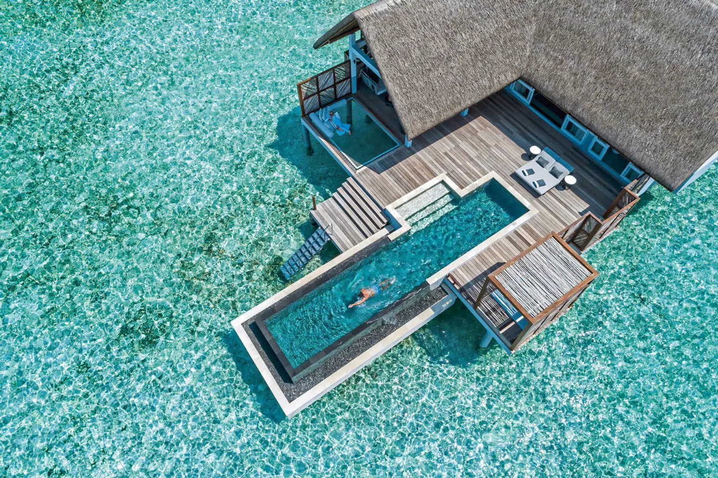 Four Seasons Resort Maldives at Landaa Giraavaru OUTDOOR_POOL