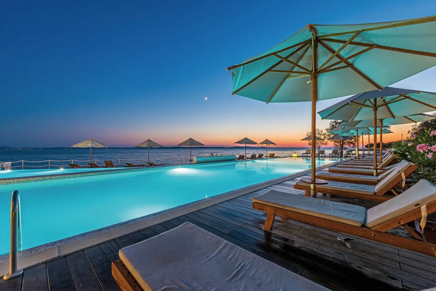 Sunnyside Apartments Petrcane OUTDOOR_POOL