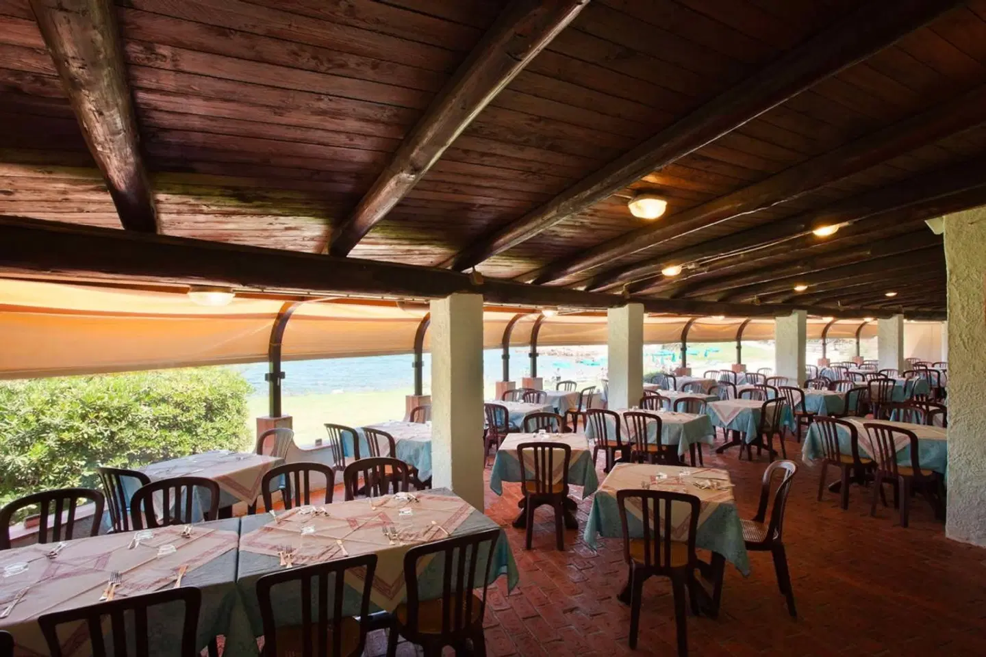 Centro Vacanze Isuledda - Camping Village Bar