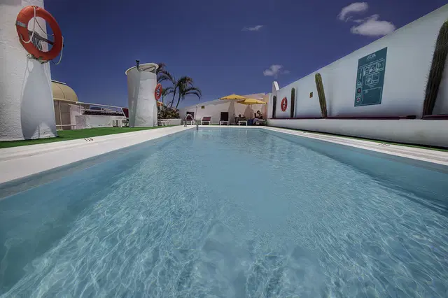 Bull Astoria OUTDOOR_POOL