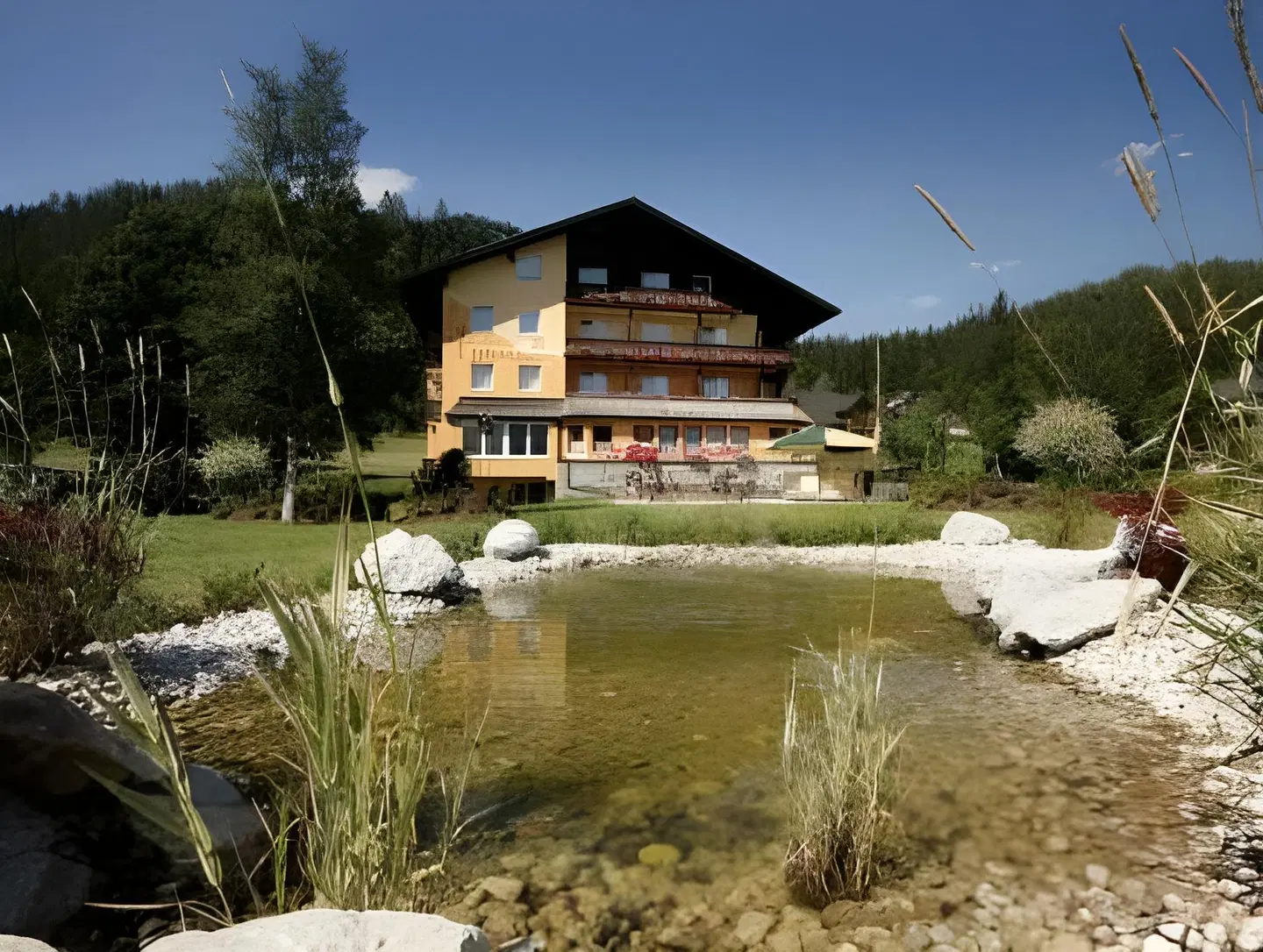 SCHÖNIS-Landhotel EXTERIOR