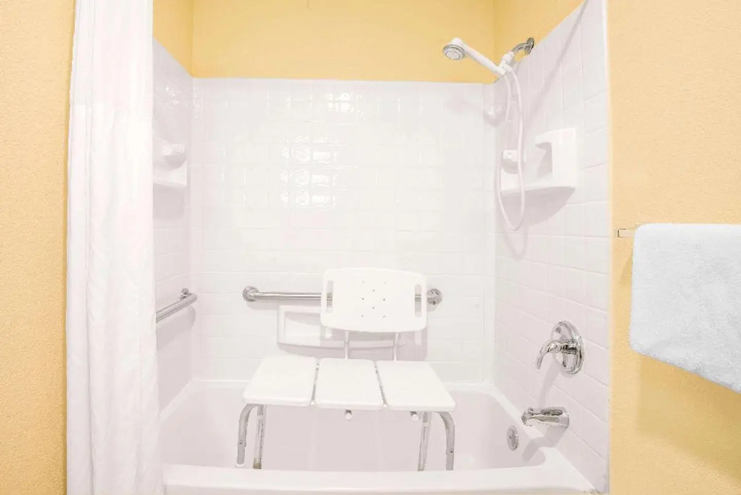 Days Inn by Wyndham Gettysburg Badezimmer