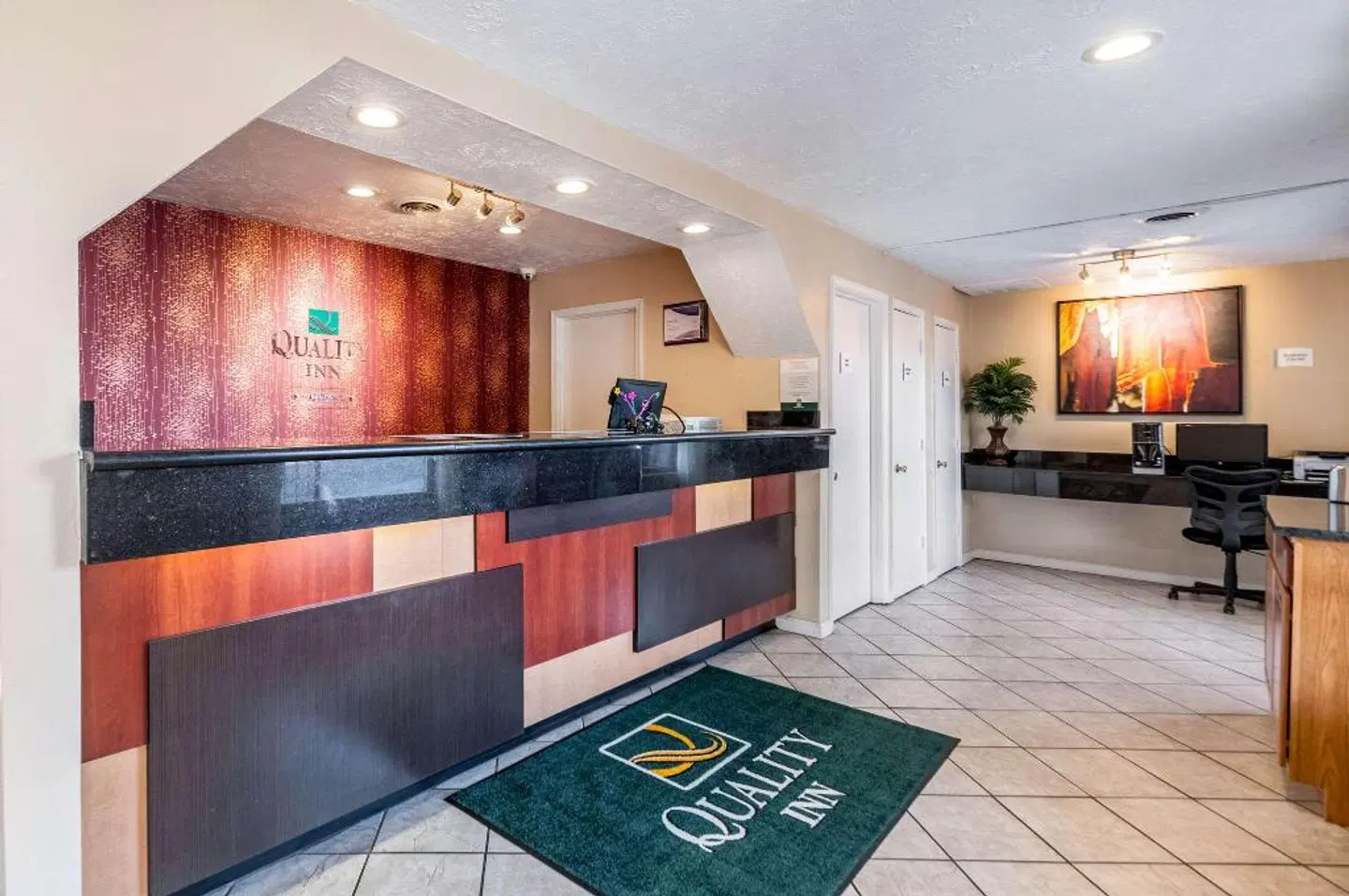 Quality Inn LOUNGE_LOBBY