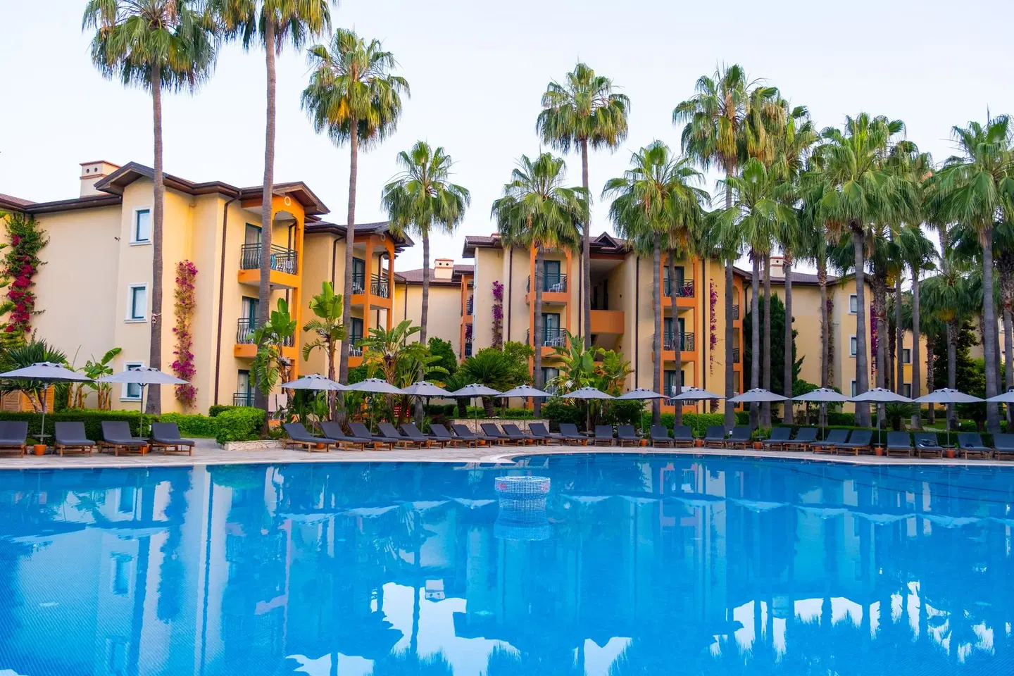 Miramare Queen Hotel OUTDOOR_POOL