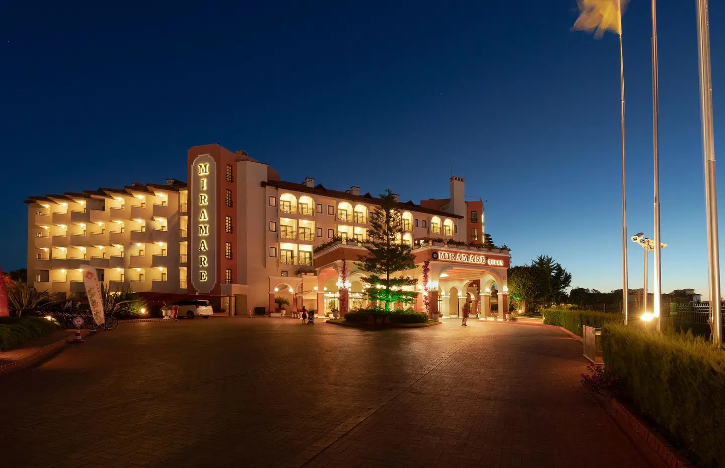 Miramare Queen Hotel EXTERIOR