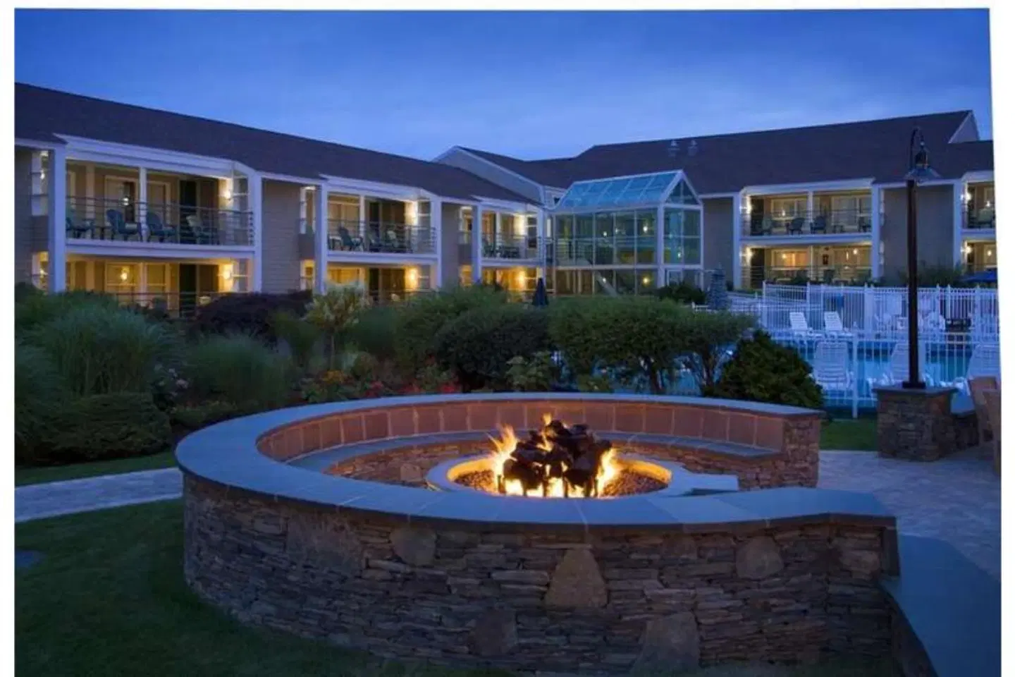 Hyannis Harbor Hotel EXTERIOR