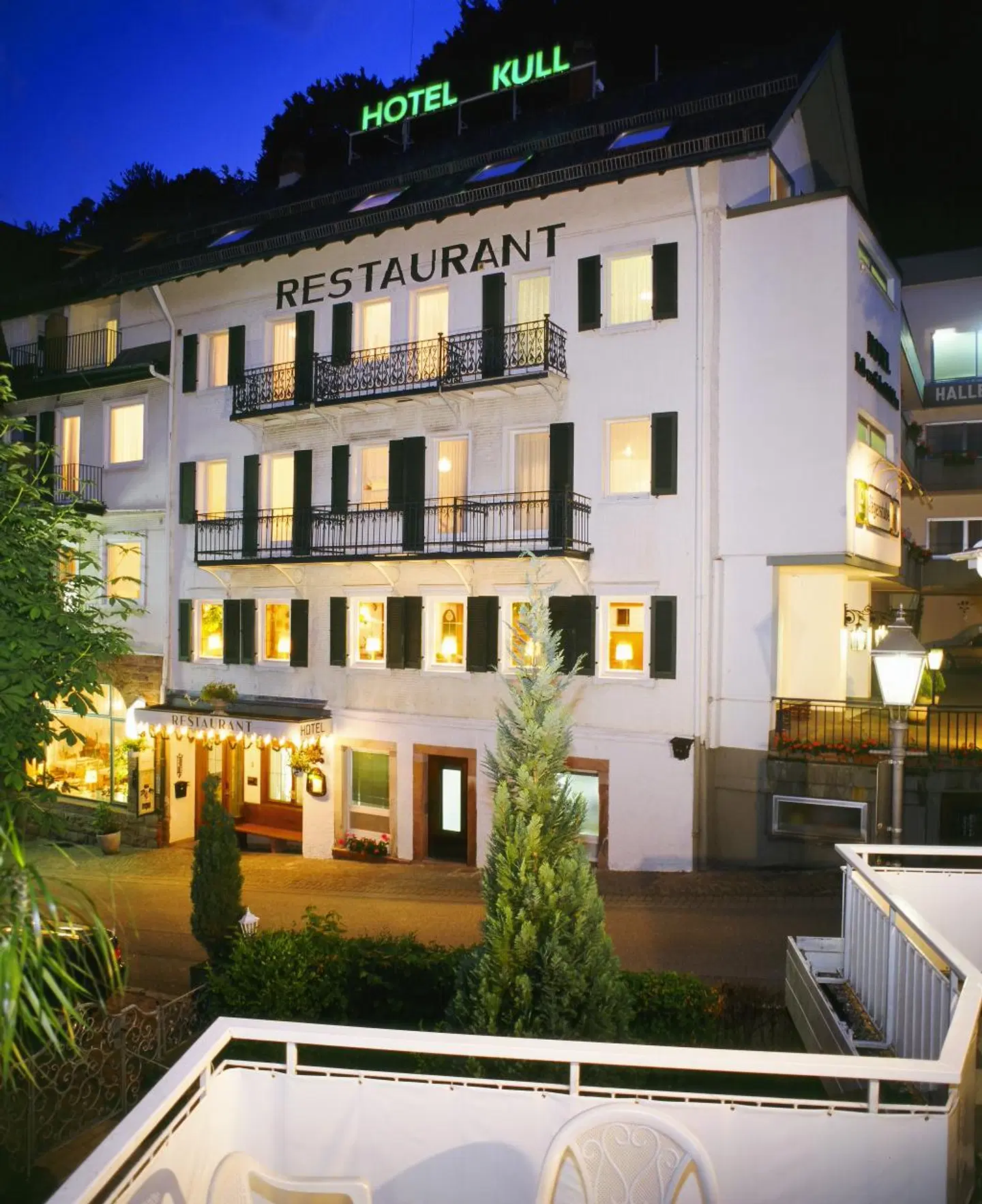 Kull von Schmidsfelden EXTERIOR