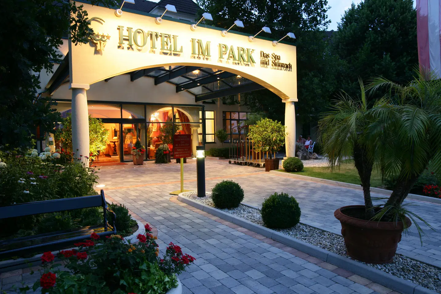 Hotel im Park EXTERIOR