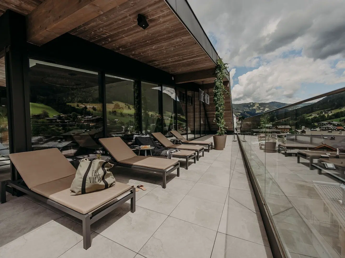 THE VIEW Saalbach Terrasse